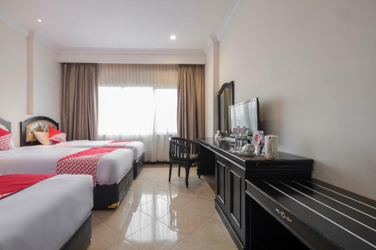 Hotel Sutomo Makassar Exterior foto